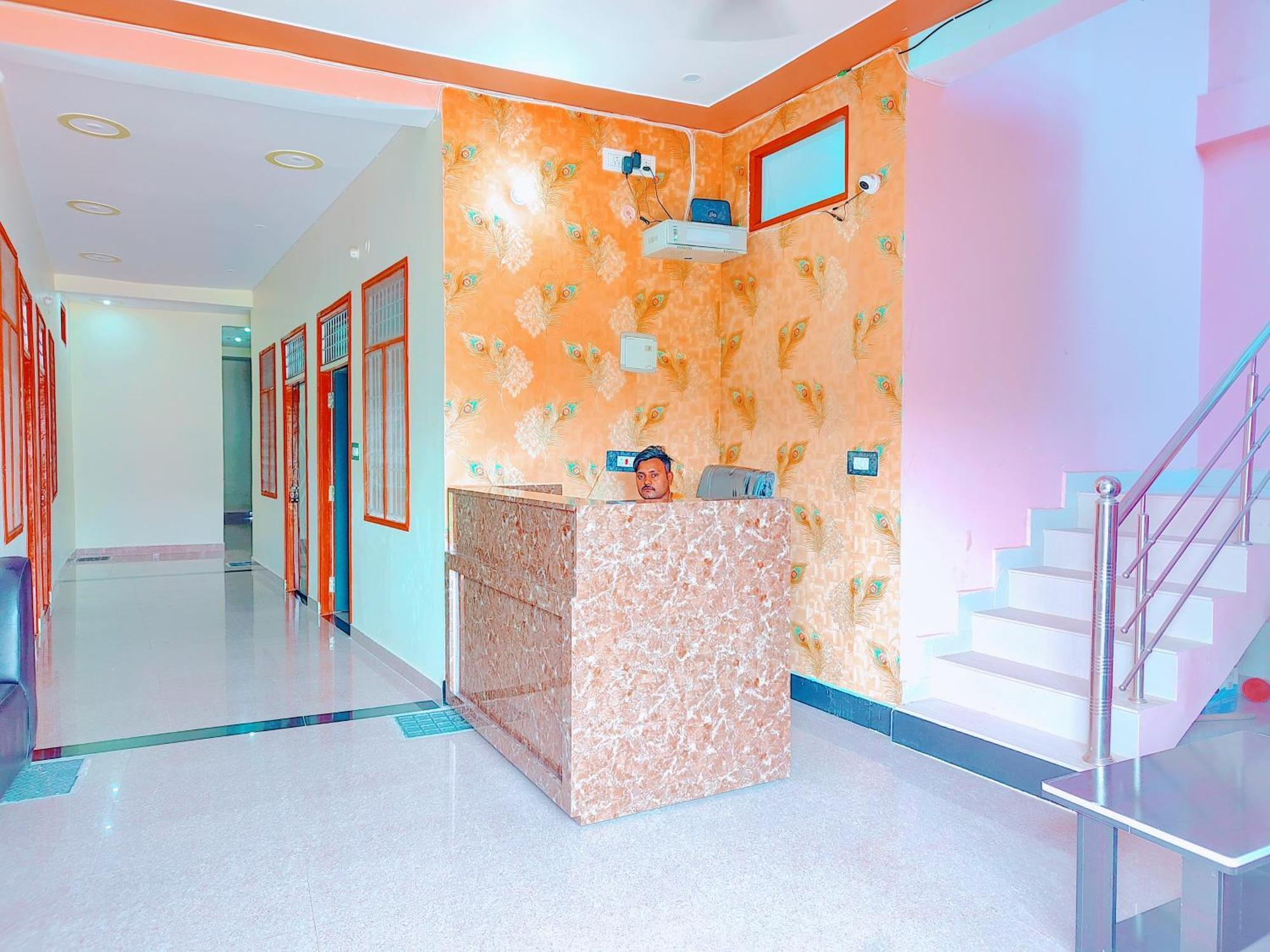 Hotel Raghukul Ayodhya Εξωτερικό φωτογραφία