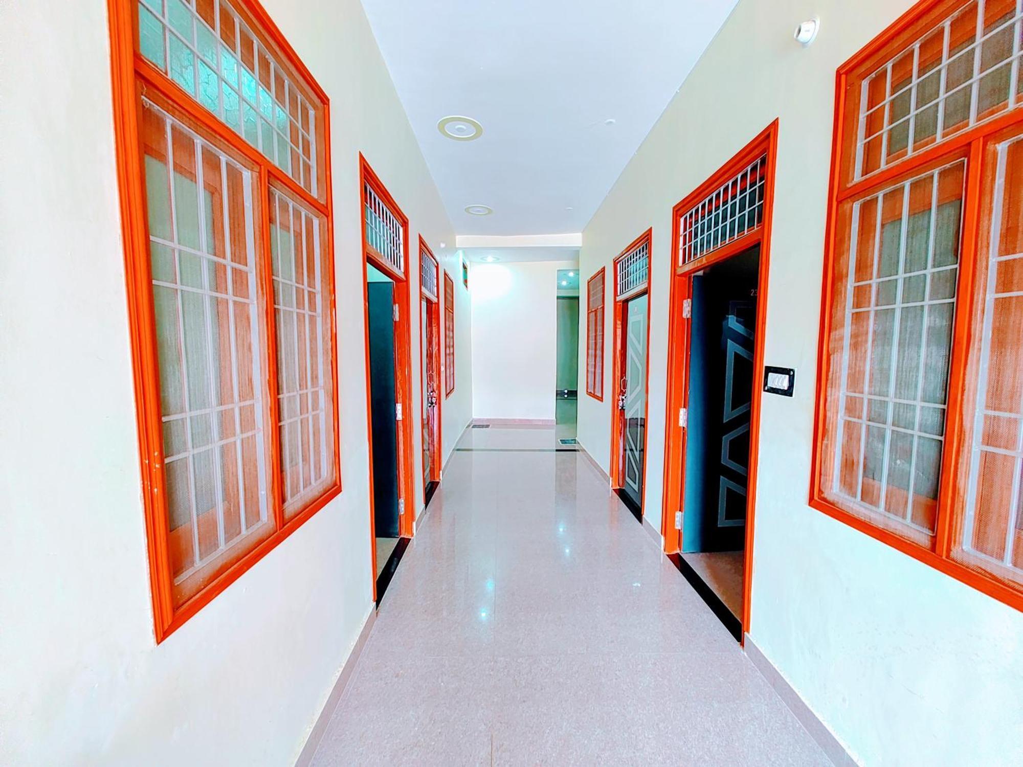 Hotel Raghukul Ayodhya Εξωτερικό φωτογραφία