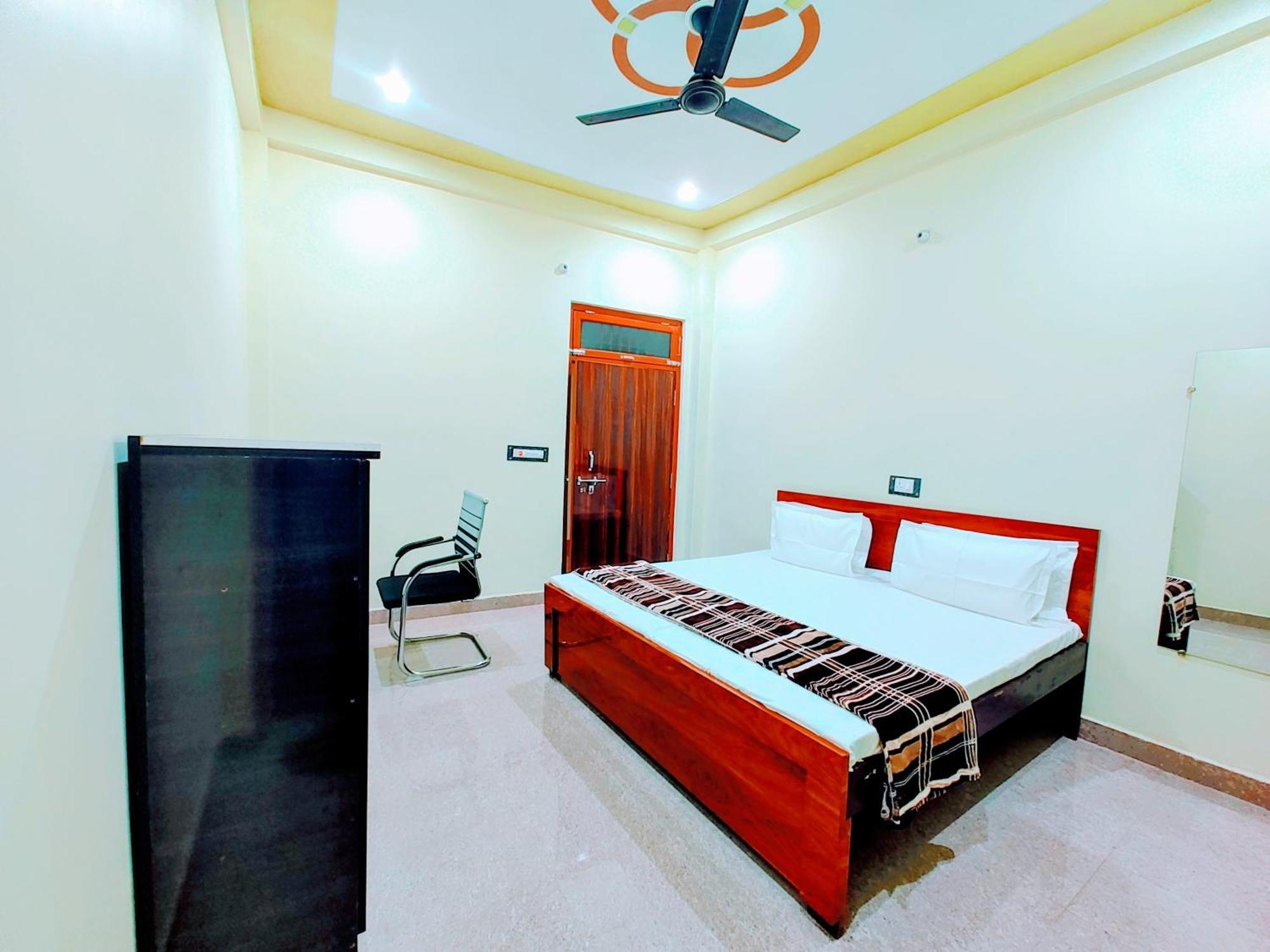 Hotel Raghukul Ayodhya Εξωτερικό φωτογραφία