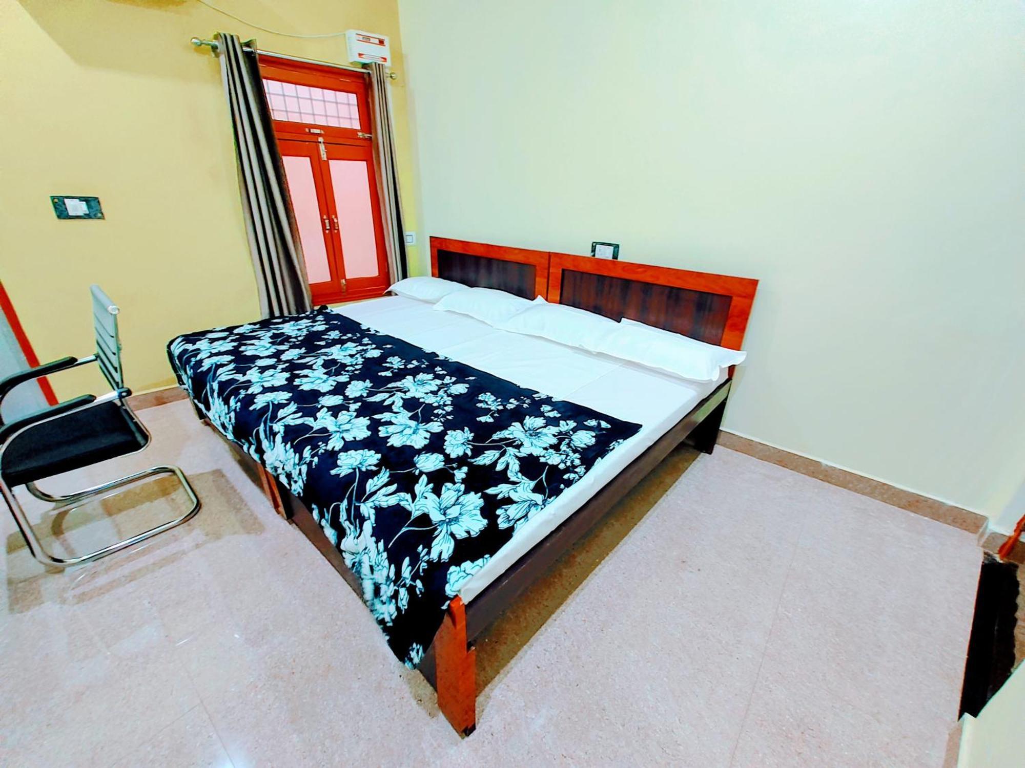 Hotel Raghukul Ayodhya Εξωτερικό φωτογραφία