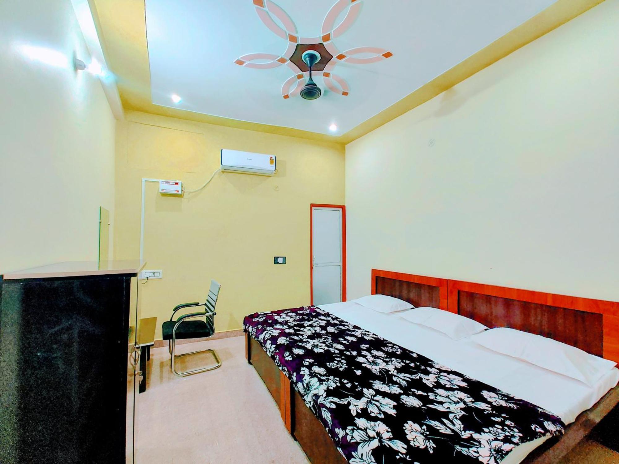 Hotel Raghukul Ayodhya Εξωτερικό φωτογραφία